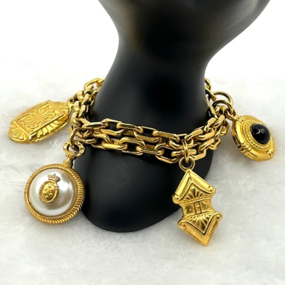 ⚜️Ben-Amun Gold-Tone Etruscan Revival Toggle Charm Bracelet ~Vintage Couture⚜️